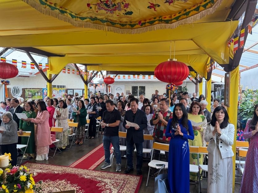 Celebrating Buddha's Birthday Photo 9